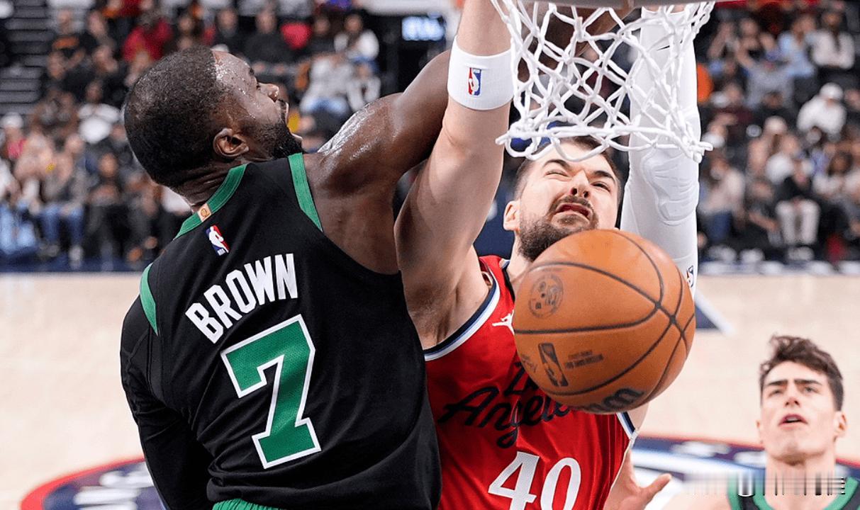 快船祖巴还是太能防了！防守伦纳德的能力，绝对是联盟最强！6连胜期间。伦纳德场均篮