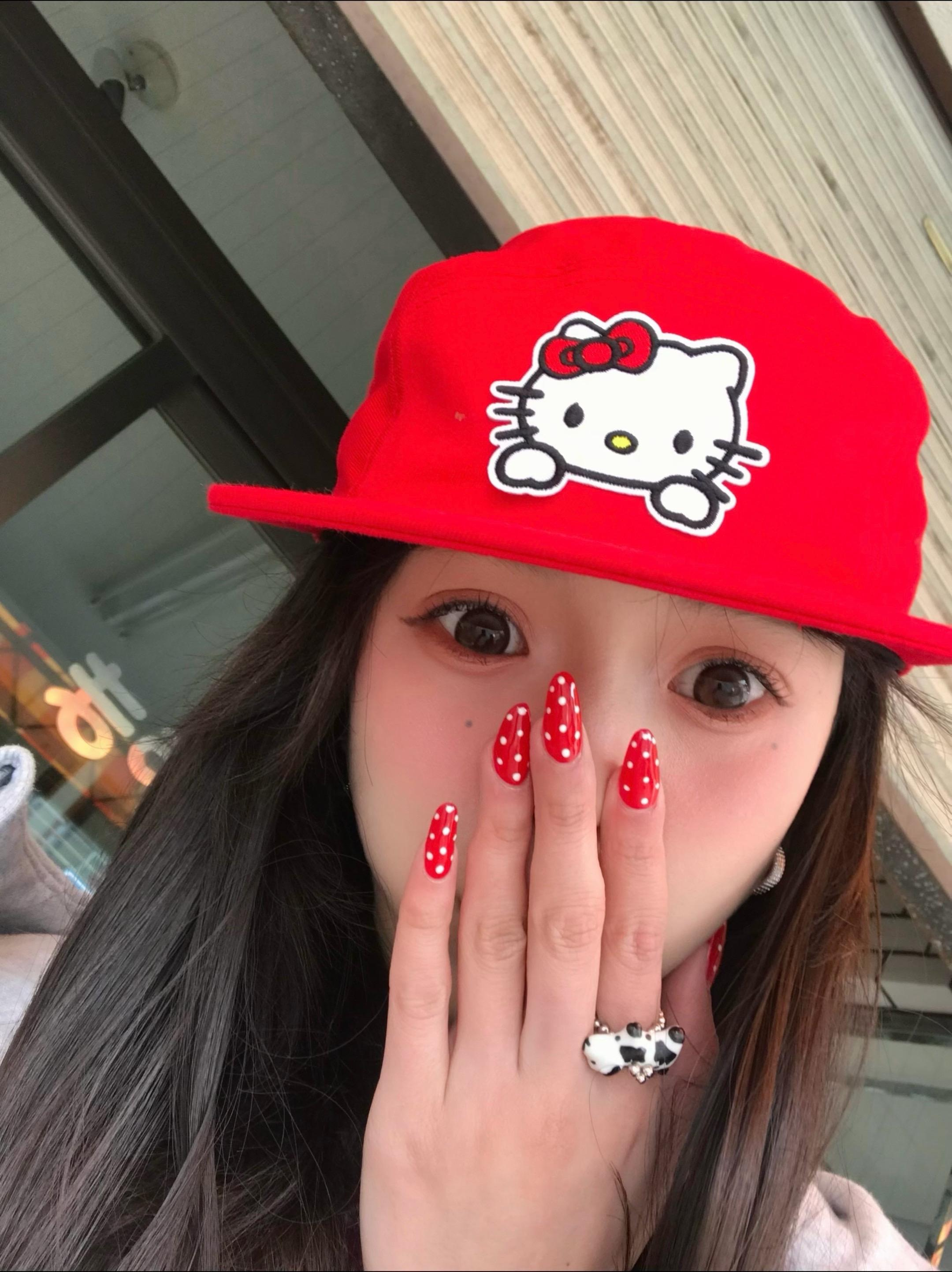 我们冷萌脸就这么美丽吧