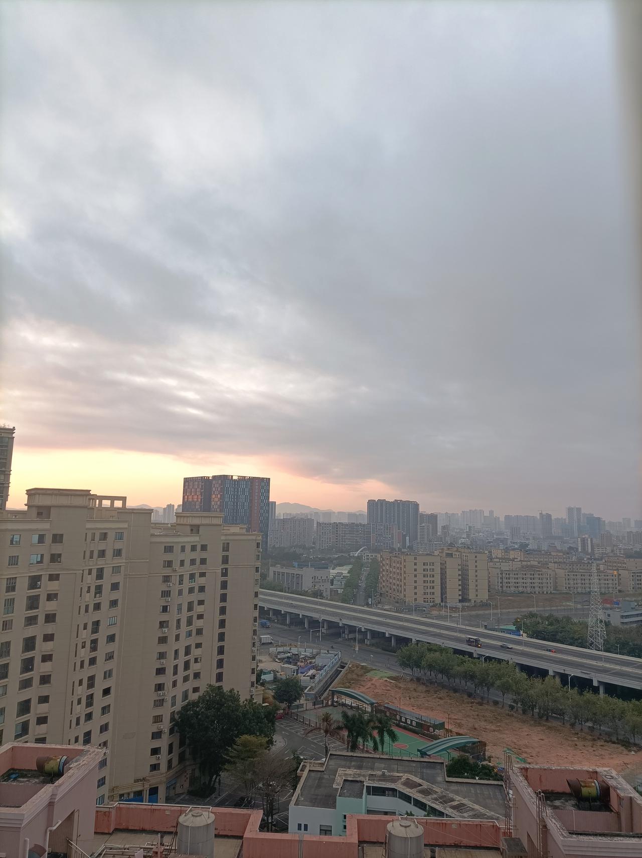 新年爱好打卡一起来就去看天气，天气晴朗，心情也好，新年新气象！