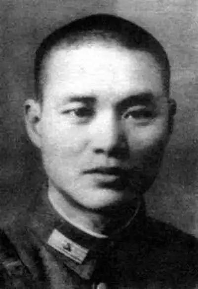 1980年，沈醉到香港探亲，并见到了已经改嫁的妻子，他沉默片刻后，对妻子的现丈夫