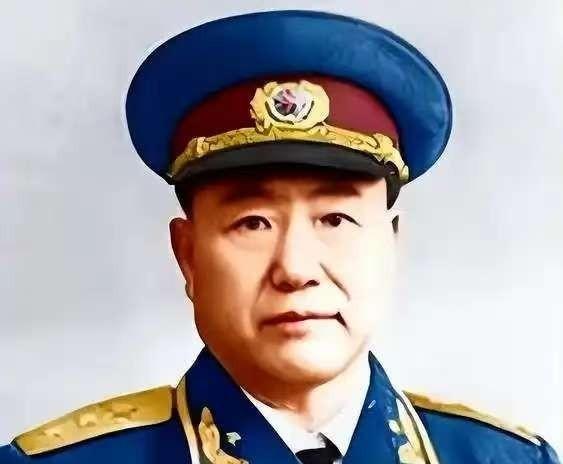 1950年，国军将领起义后，出任解放军军长，却暗中联系蒋介石，由此被抓！聂荣臻却