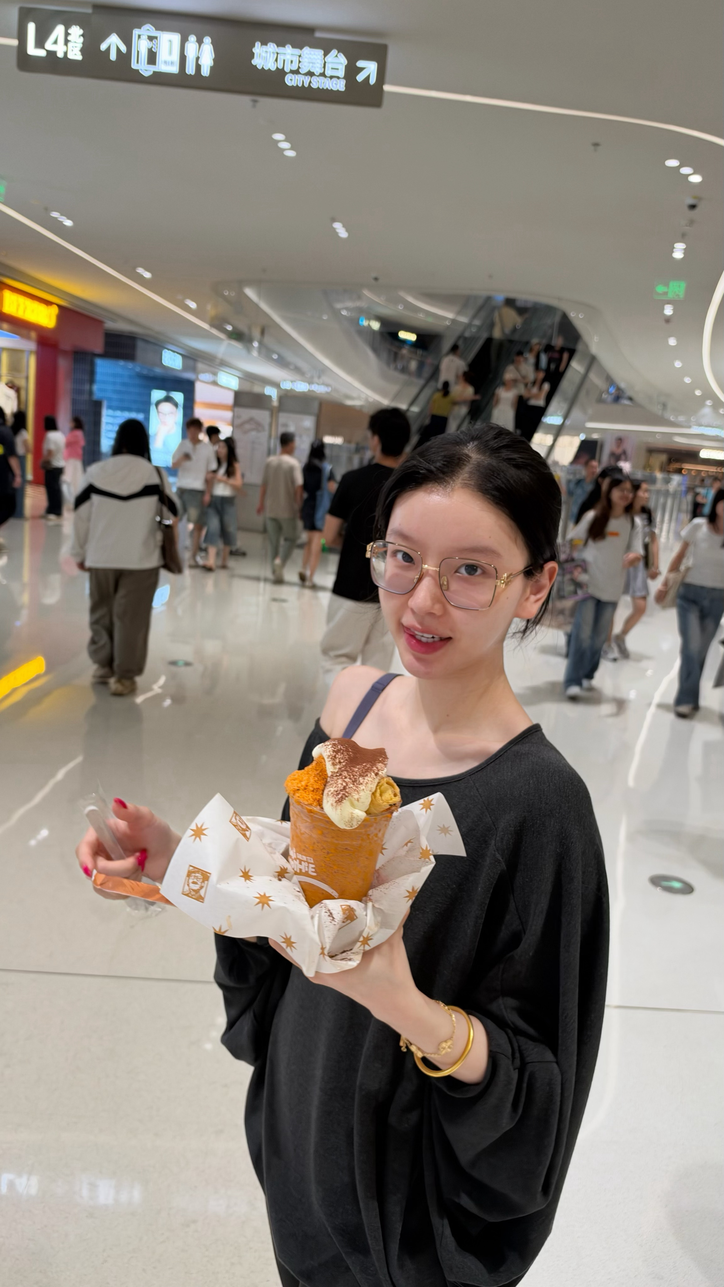 18太好看了高清又亮，还会自动虚化背影，特别牛逼[捂嘴哭] ​​​