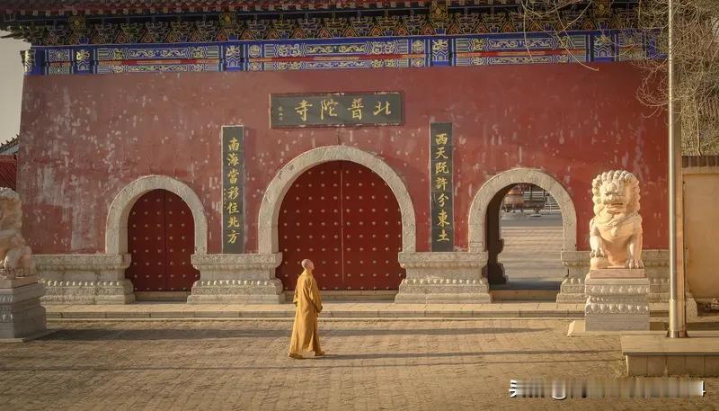称呼比丘尼为大姐是否不尊重？比丘尼是指受过具足戒的女性出家人。在佛教文化里，称比