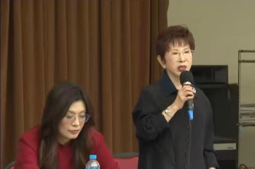 洪秀柱近日也向国民党资深老立委发出呼吁：“年长的前辈们应当适时退居幕后，把机会和