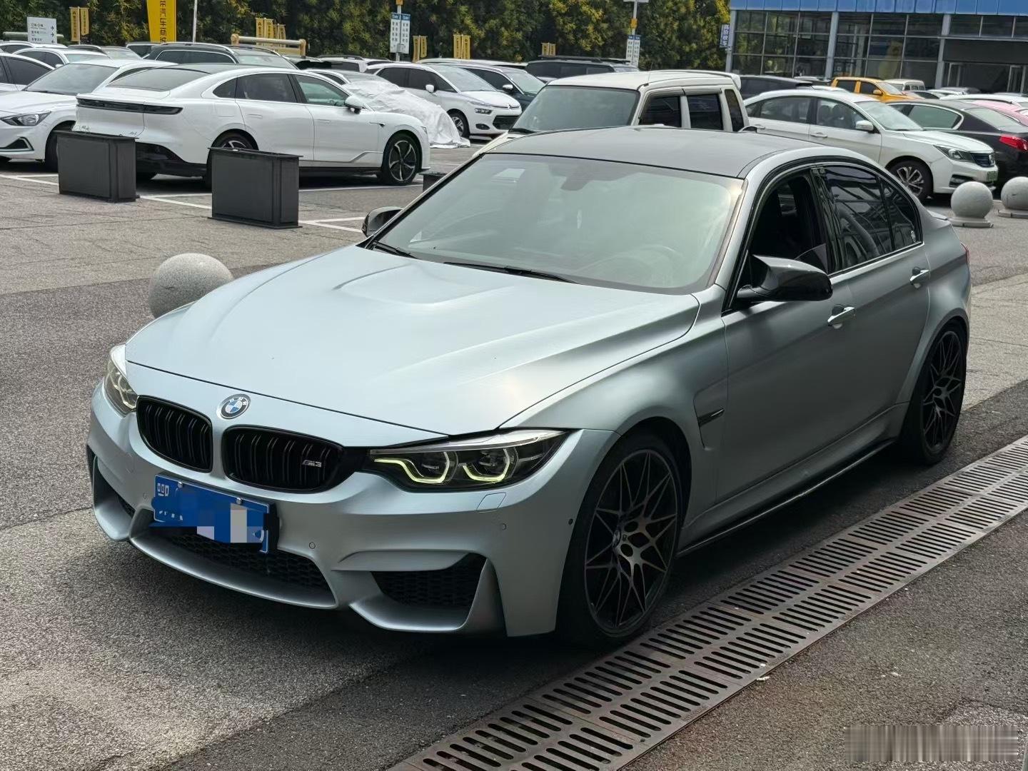 最新到店2018年宝马M3 ZCP版本稀有的银灰色带碳顶行驶9万公里 喜欢吗🤓