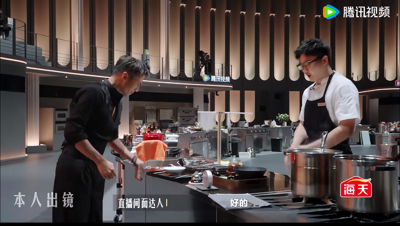 COLMO全屋智能追完《一饭封神》第二季，随手截下节目里COLMO全套厨电出镜的