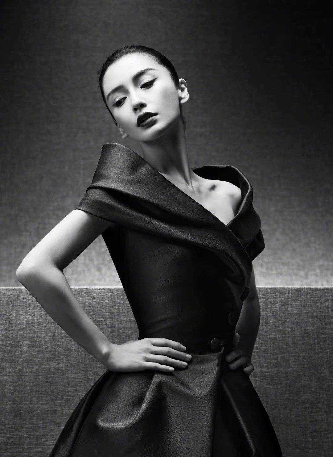 angelababy angelababy ฅ⁺˚ 該怎麼郵寄個擁抱給你⁺˚☆