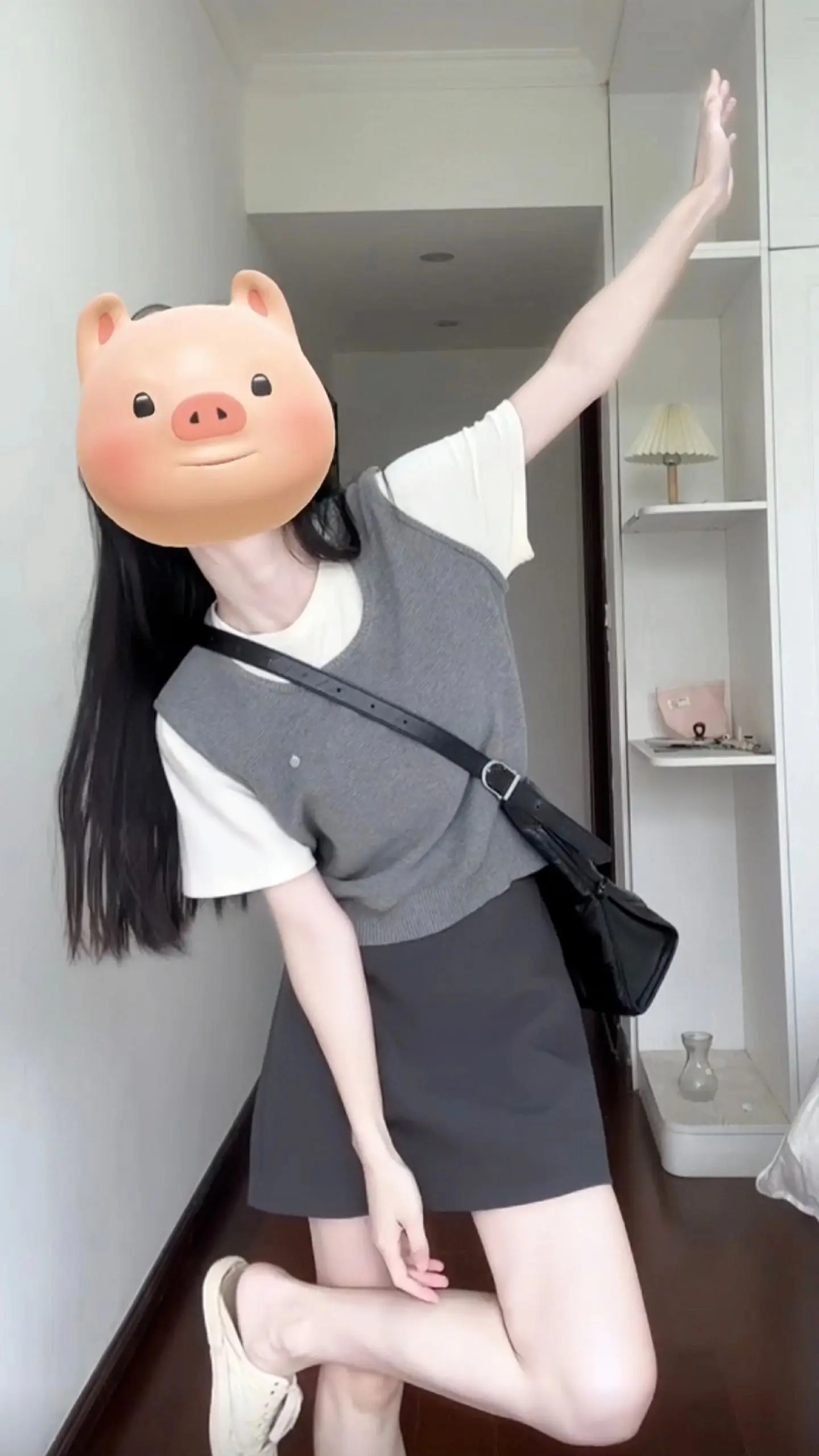 少女感满满~韩系慵懒风拼接假两件上衣搭配高级感灰色半裙~韩系慵懒且温柔...
