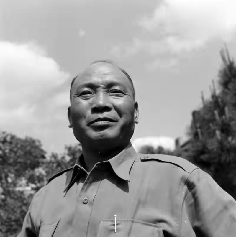 [月亮]1954年6月29日，日本东京一家医院的手术台上，传出一声凄厉的惨叫。死