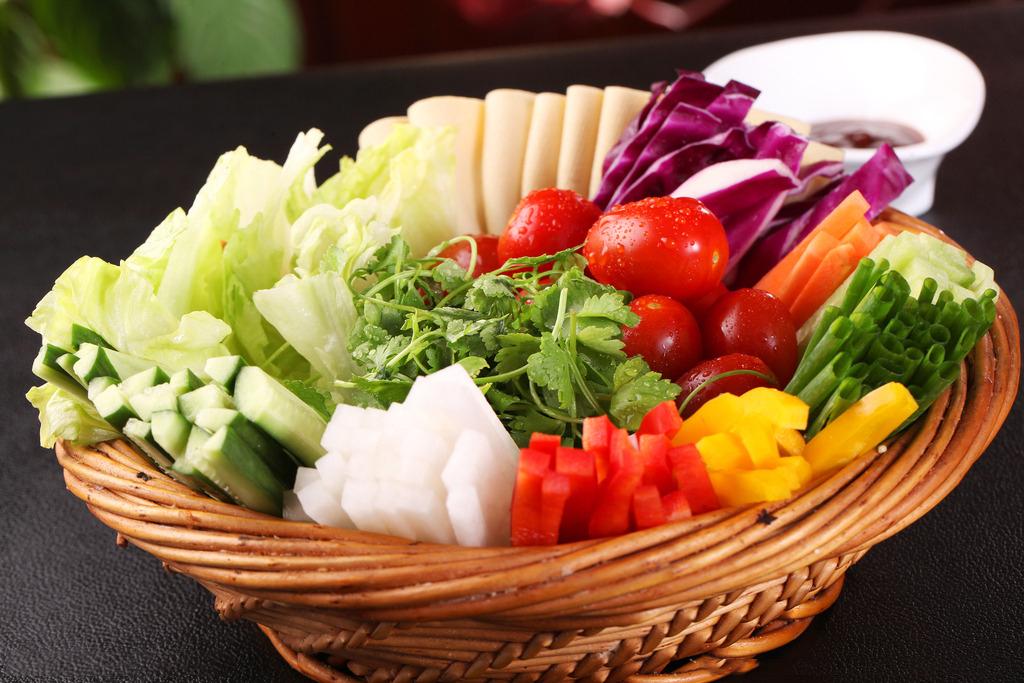 东北的春天的20种蘸酱菜


都说东北的大酱沾一切今天看看都有哪些

1婆婆丁