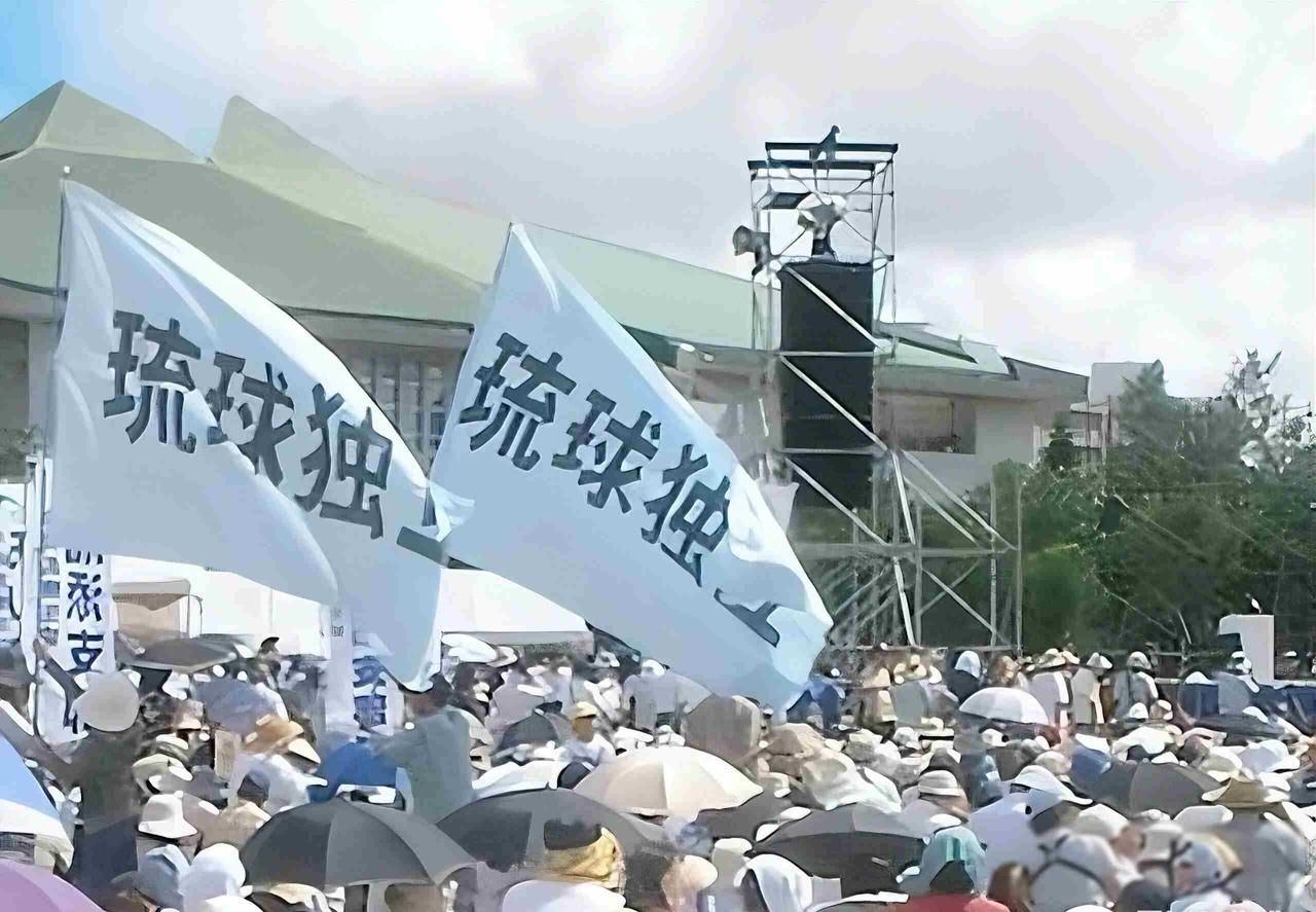 冲绳人还在喝酒谈独立，日本说这是胡闹，可谁还记得他们曾是国王

如今冲绳是个热门