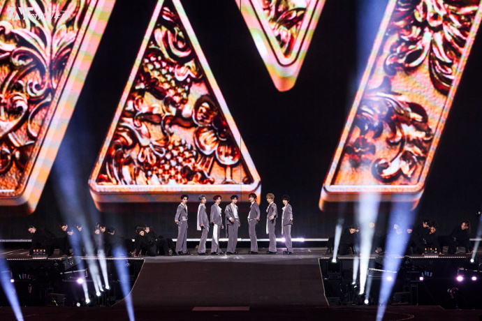 时代少年团相遇让平凡的瞬间变得有意义，时代少年团相遇是时光最掷地有声的回答，六周