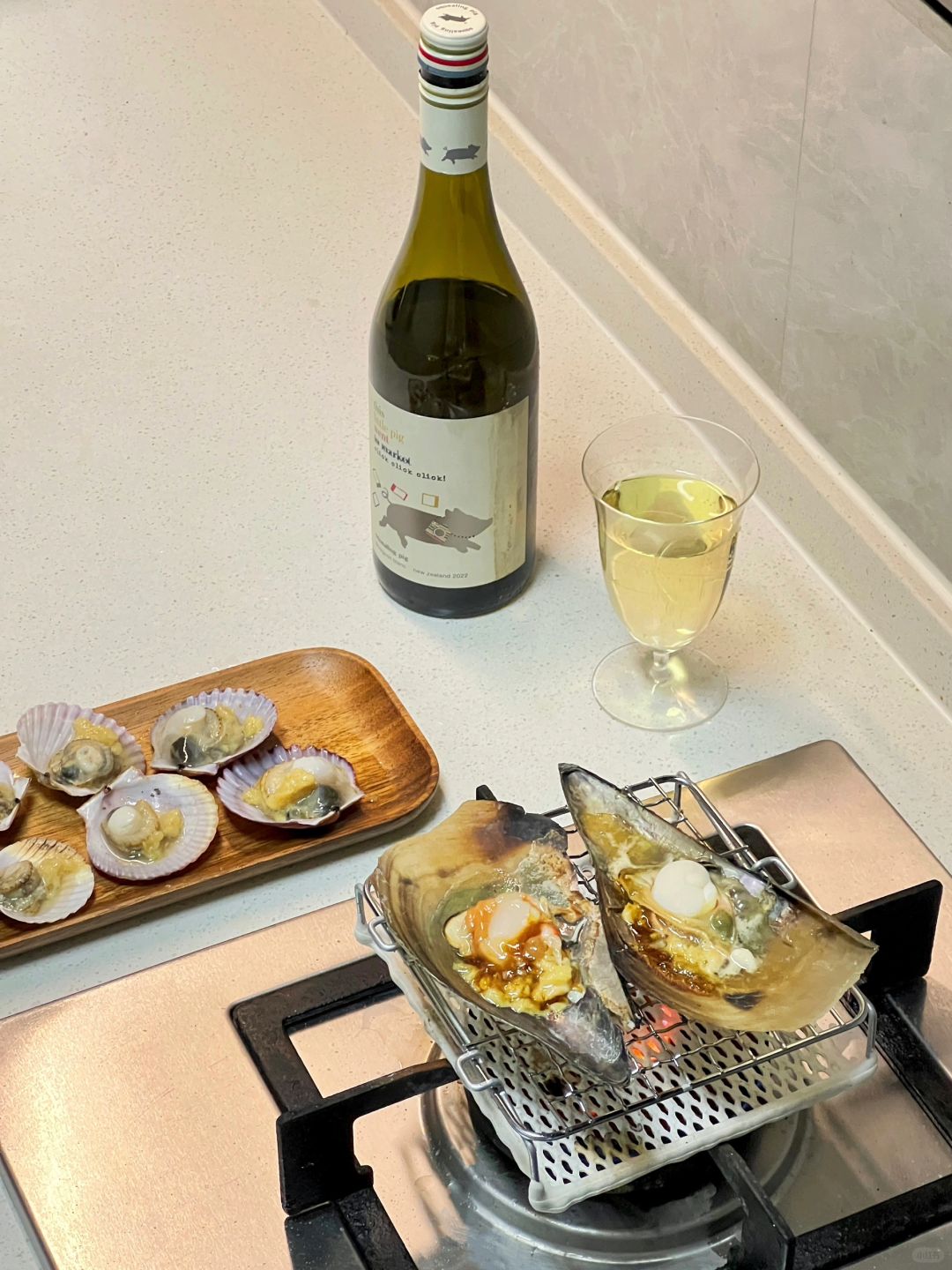 边喝酒边做饭真的很快乐🥂