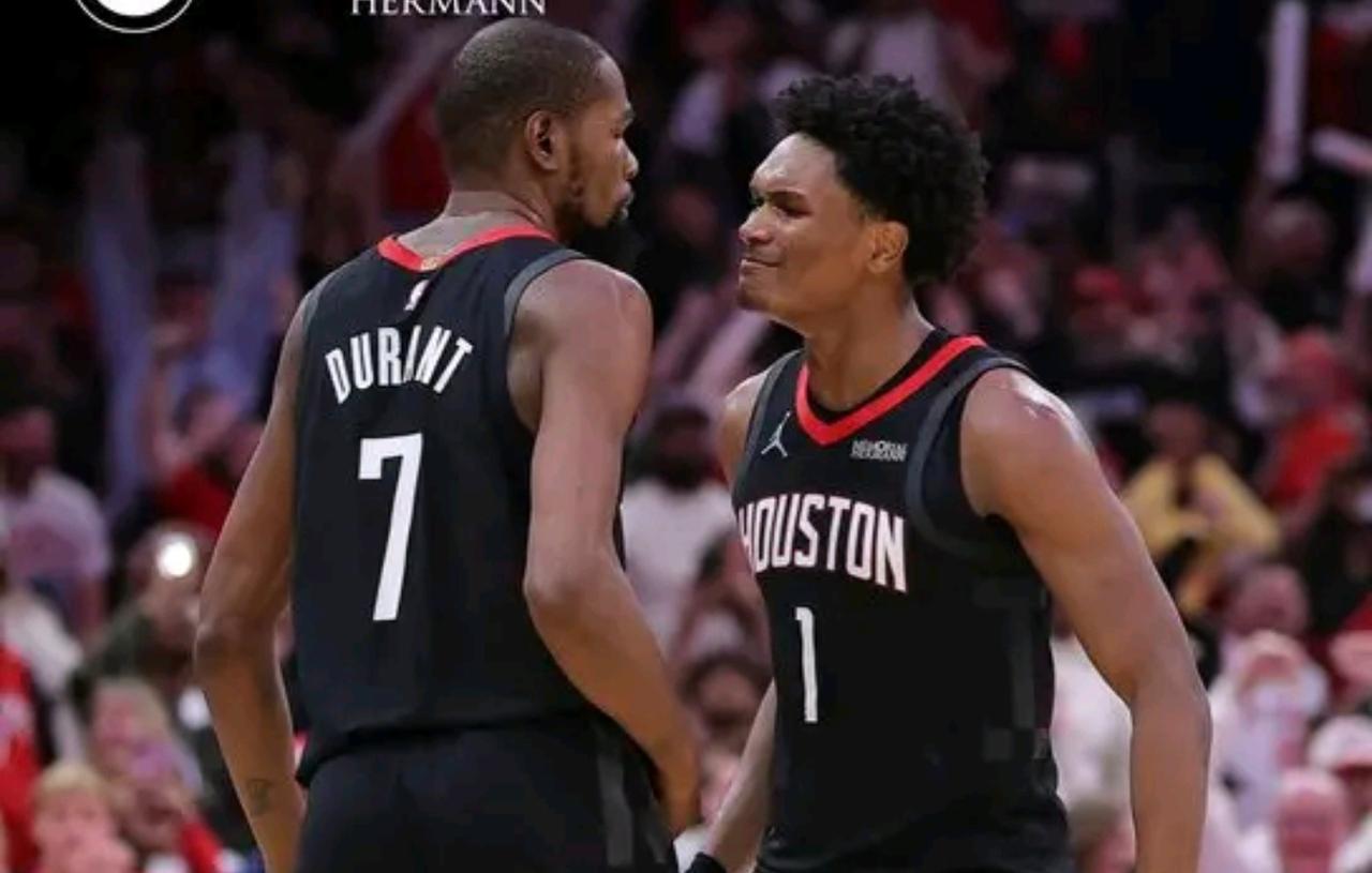 常规赛打82场是有道理的，基本上能反映一个球队一个赛季的实力。
上赛季勇士交易到