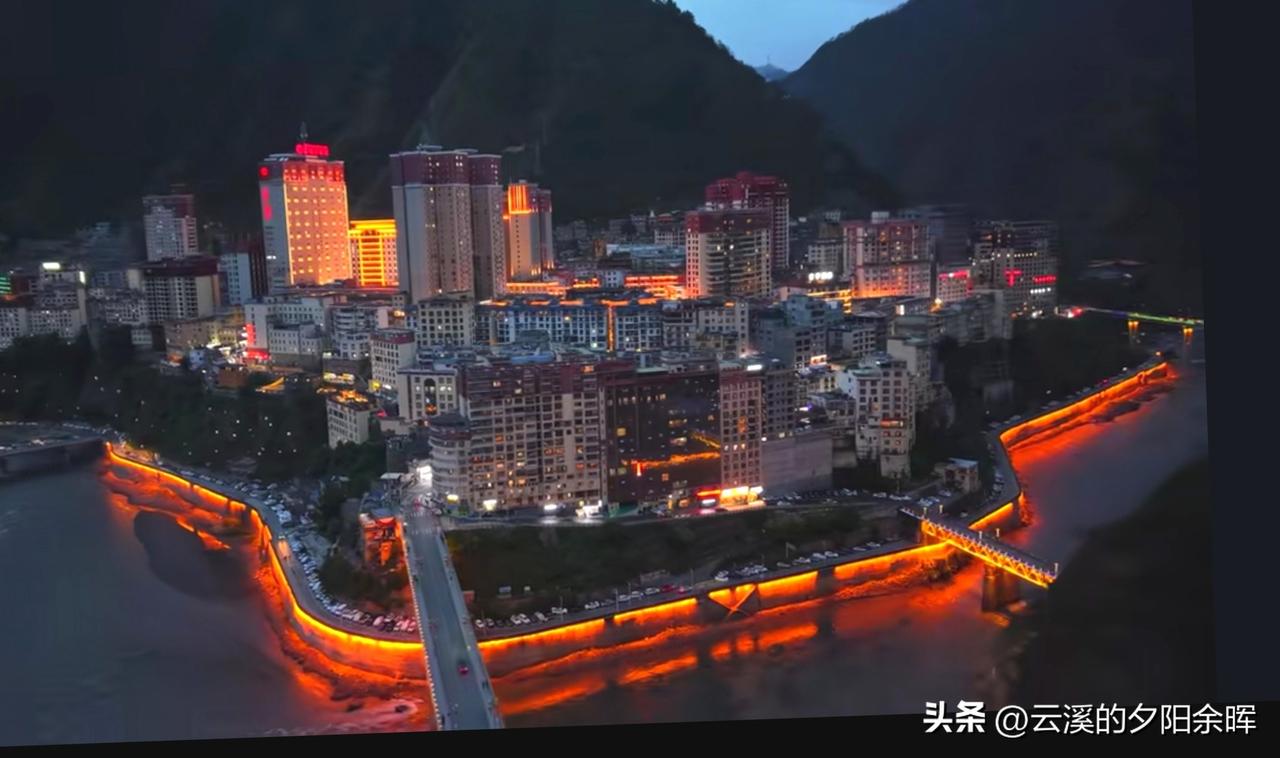 雅江县城 ，全国最小的县城，一个现城就0.48平方公里，也就天安门那么大小