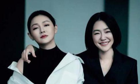 小S念了大S墓碑上的文字录音棚数度崩溃大哭，小S带着未愈伤痛念出姐姐墓碑刻文，一