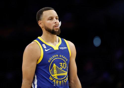 库里：我、霍福德、巴特勒、追梦和库明加的阵容，没有任何短板NBA常规赛，勇士今日
