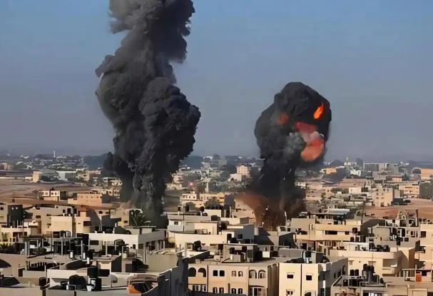 十年反恐还没停？叙利亚中部霍姆斯省那边可不太平，天上突然飞来好几架英国和法国的战