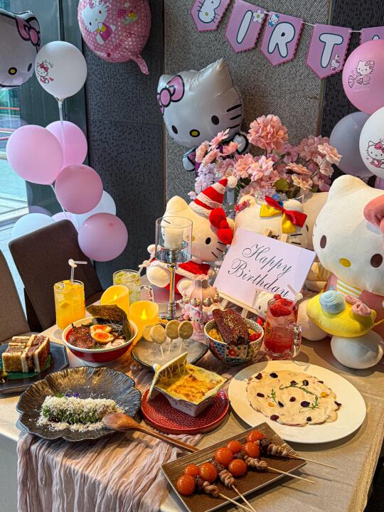 成都生日！！hello kitty主题漂亮饭！！