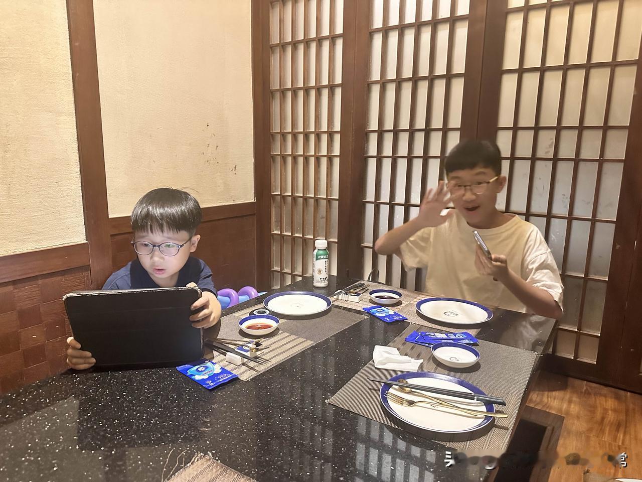 亲爱的家人们，祝大家中秋节快乐🎑，阖家幸福😊。
第一次中秋节吃放题，断更了几