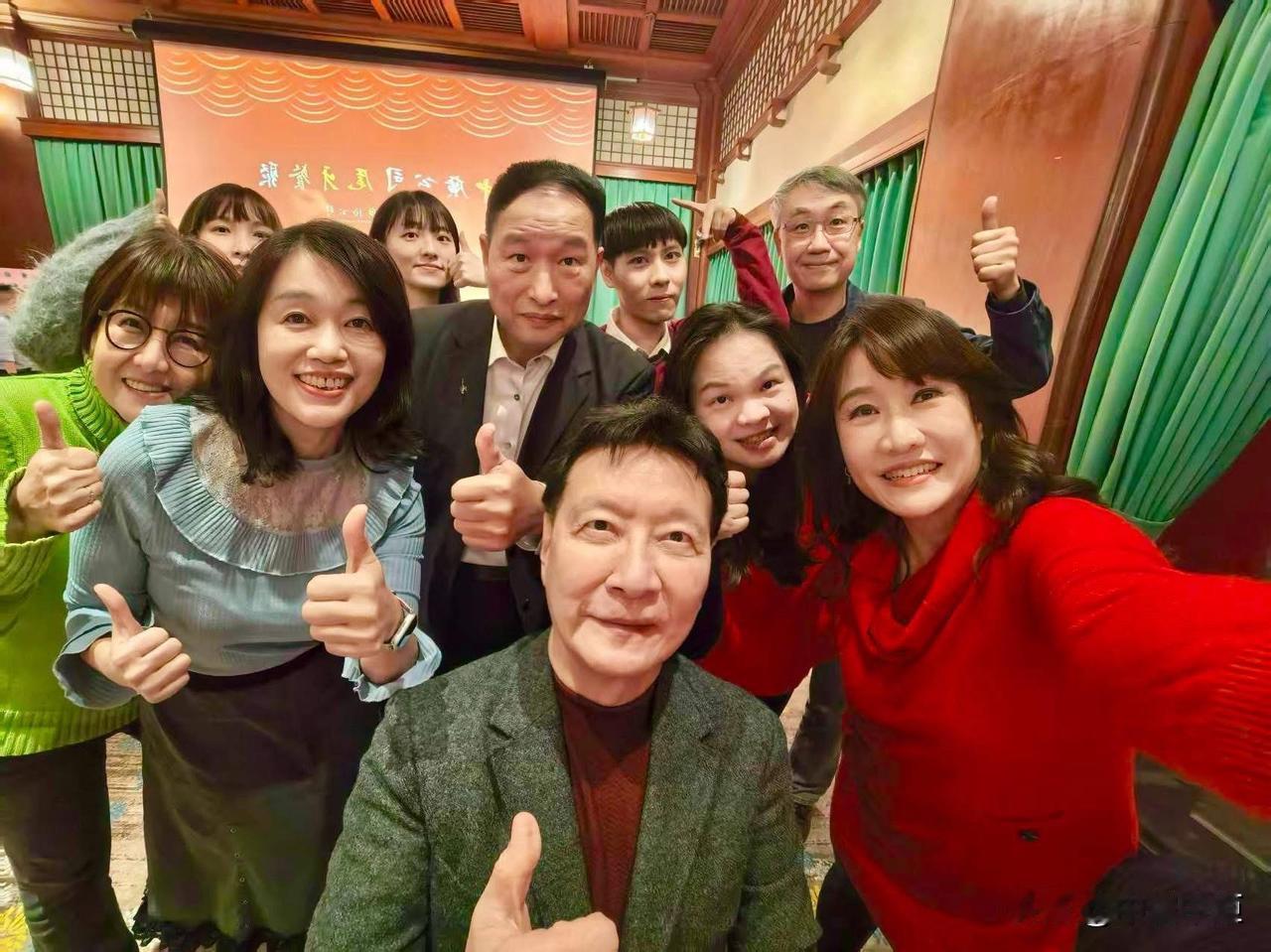 台媒体人王浅秋今（3日)在脸书发文表示，参加中广第5年尾牙，《千秋万事》这个节目