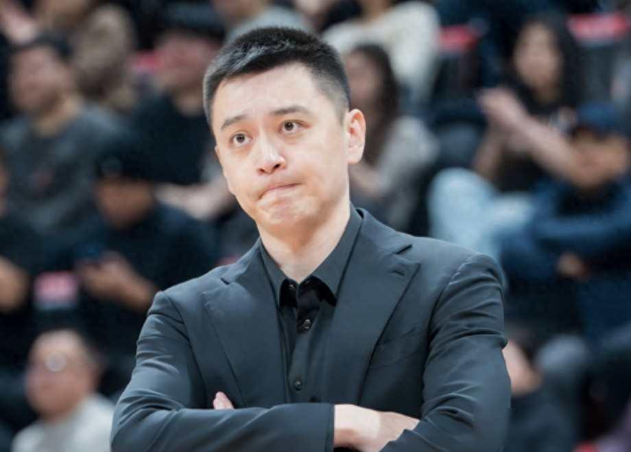 杨鸣:战广厦打到第三节我们已经失控，与对手还是有差距
12月26日晚，CBA第六