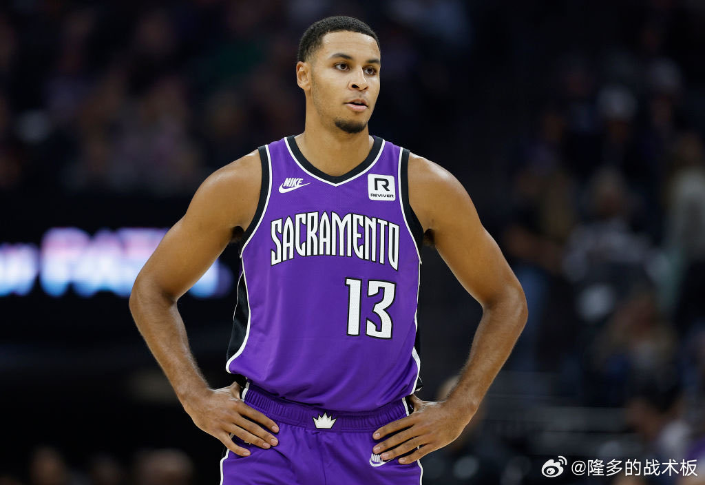 基根-穆雷左脚踝轻微扭伤，将在两周后接受评估！这是国王伤缺的第4位主力，此前小萨