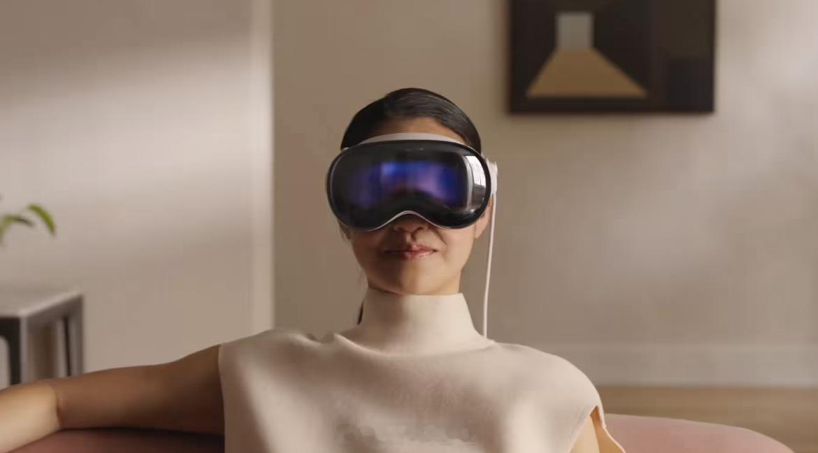 曝VisionPro产品线被移除Vision Pro 绝对是综合体验顶尖的 AR
