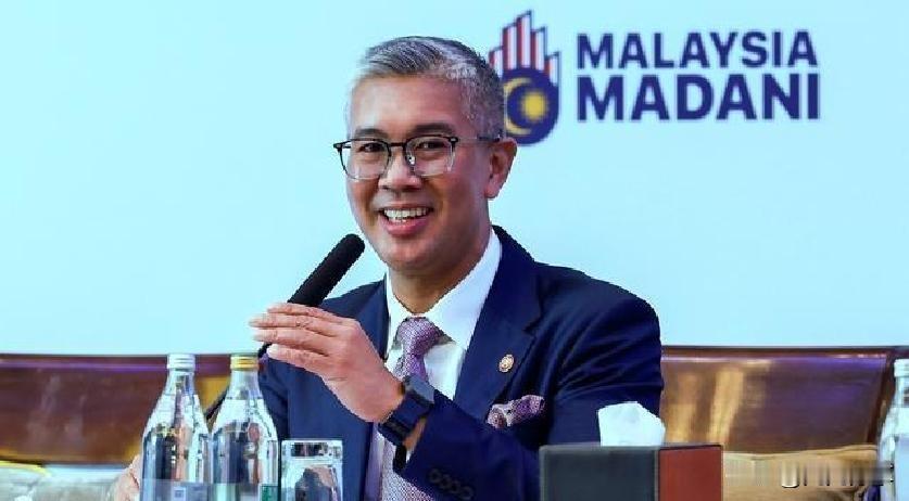 马来西亚最近跟美国签了个互惠贸易协定，闹得国会里议员们意见不一，有人担心主权出问