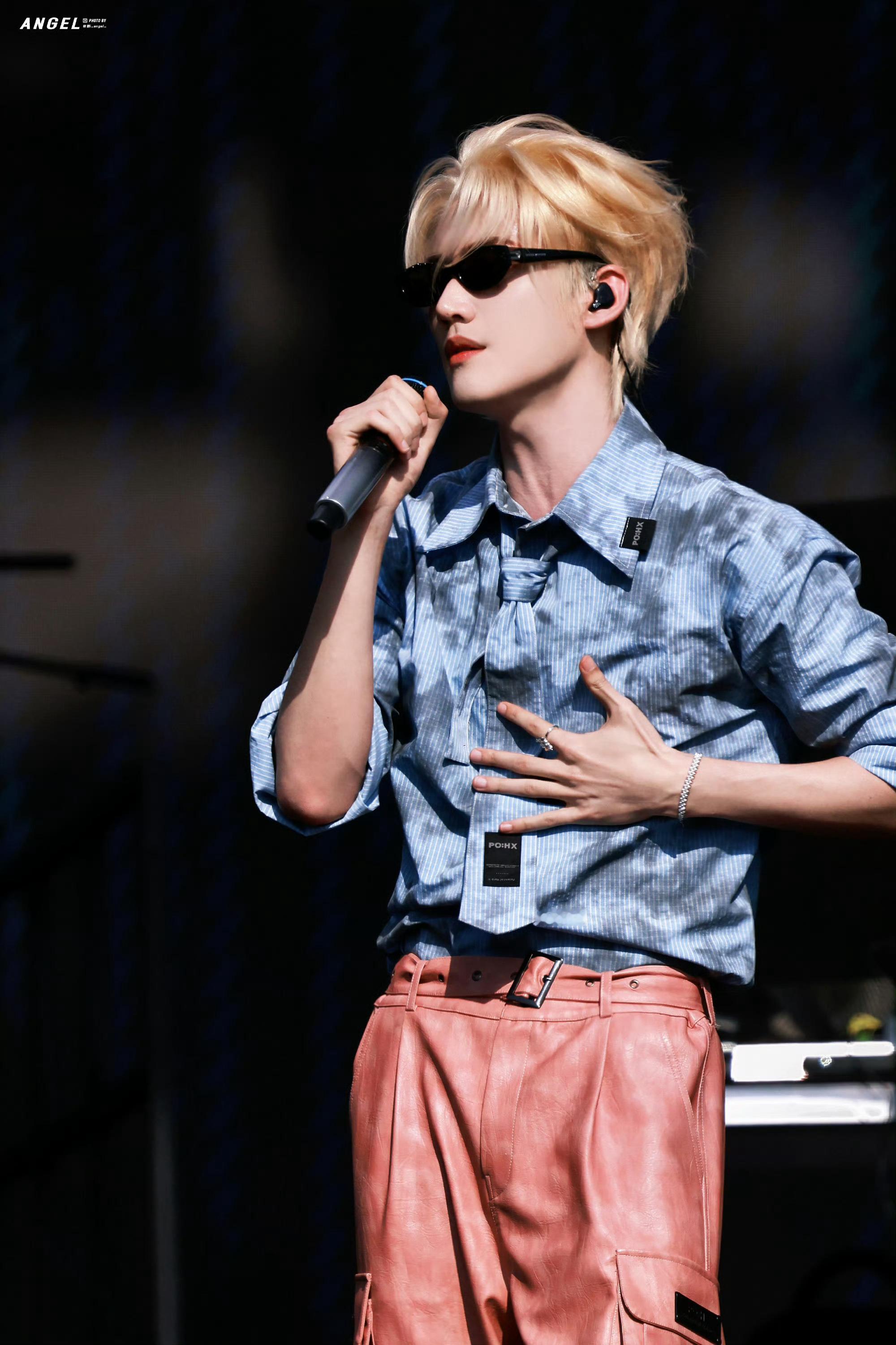 周柯宇金发撕漫男本人！ ​​​