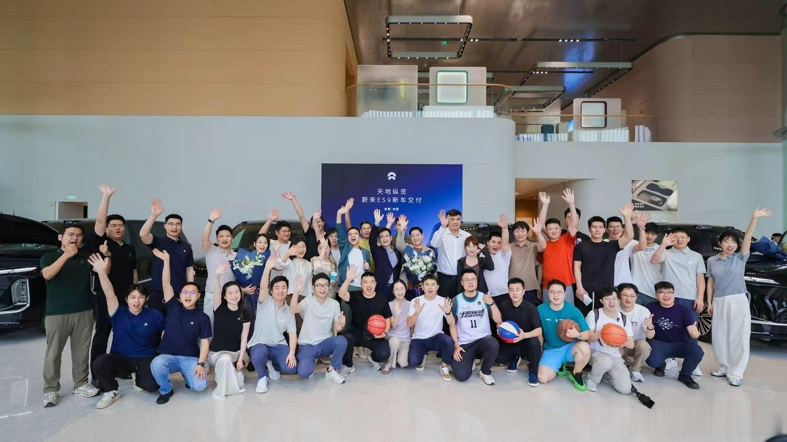我是这么觉得，篮球运动员每人来一台蔚来es9是比较合适的，蔚来可以给他们统一打个