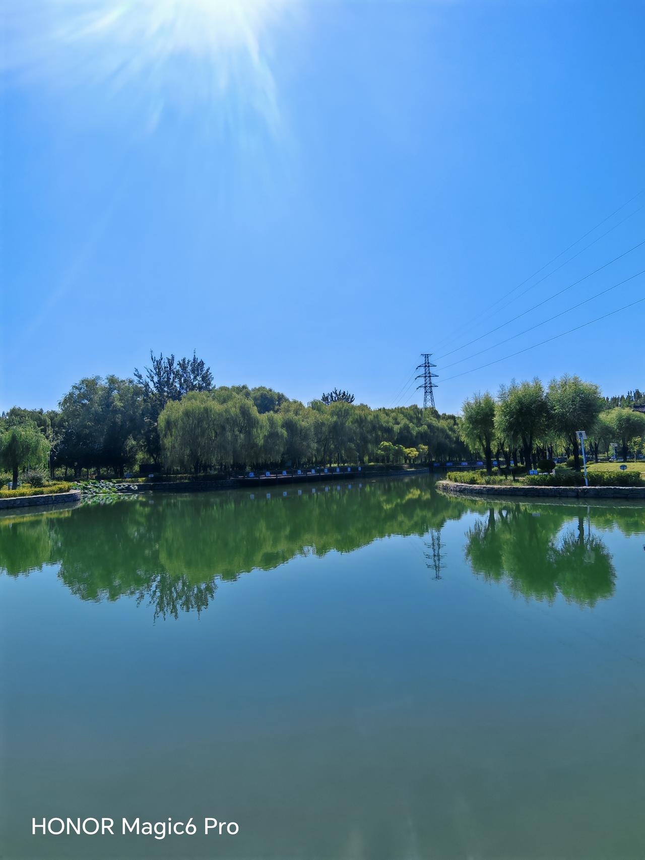 碧蓝的湖水，清澈的心灵。北京温榆河公园奶东园风景优美随手一拍