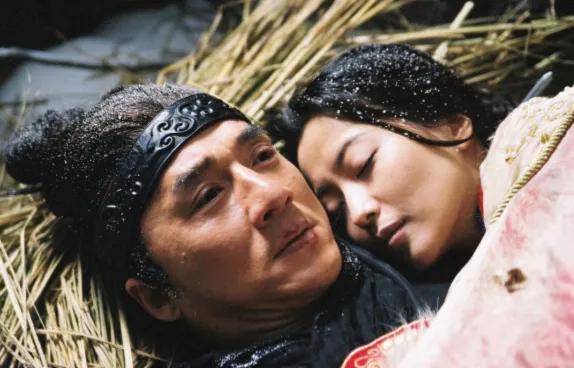 成龙金喜善再度合作！
8月29日，金喜善时隔18年和成龙合作，会打开中韩文化交流