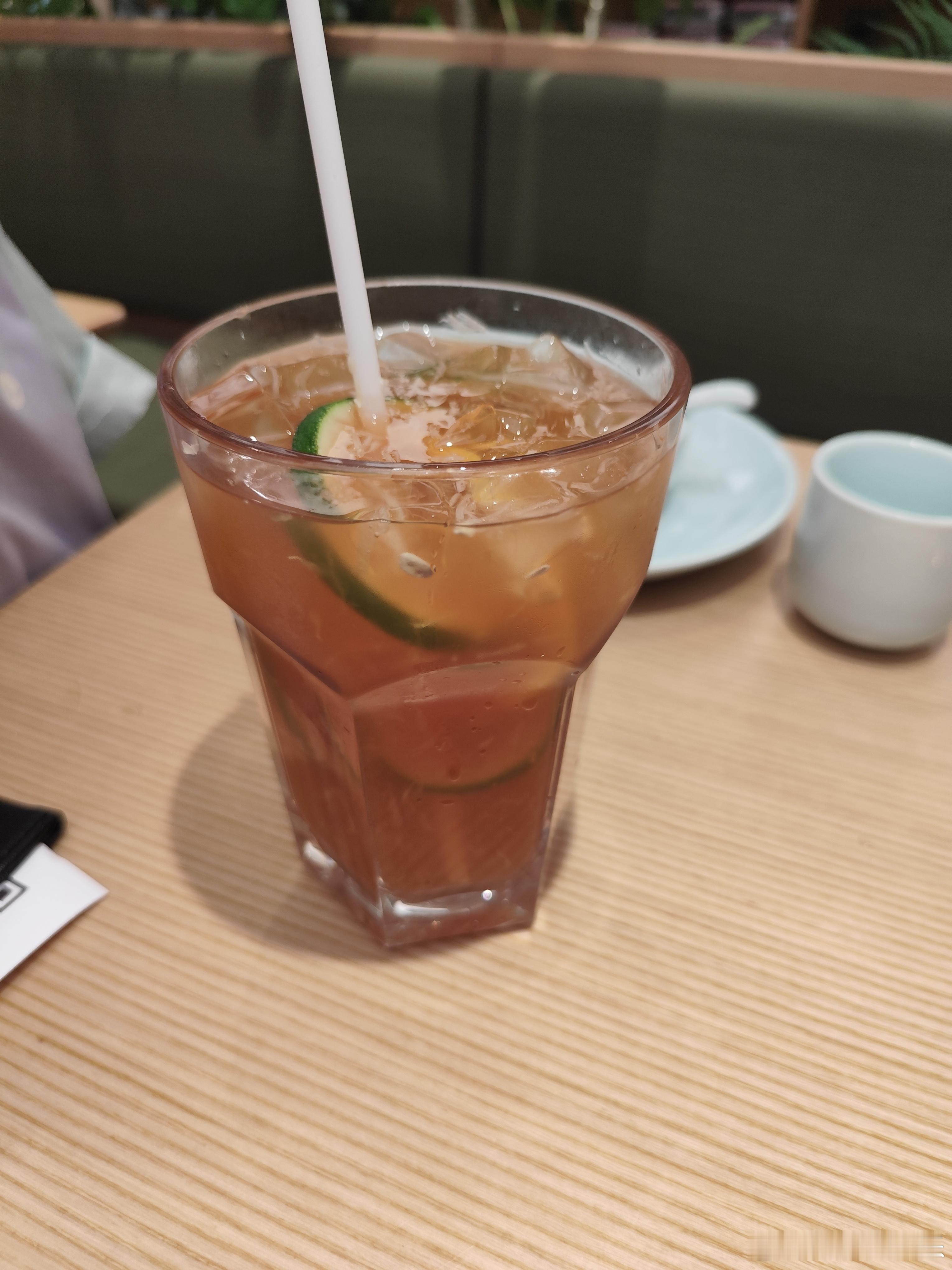 超大杯柠檬水，真的好大一杯！！！ ​​​