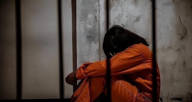 迪拜奢华背后！堪称人间地狱的阿维尔中央监狱，20 人挤一间牢房，电击、性侵屡见不