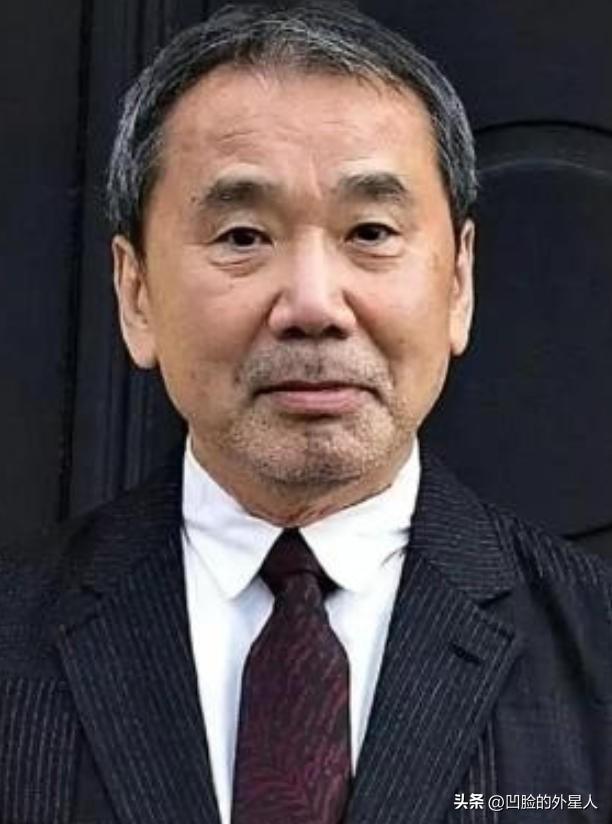 日本作家村上春树曾说：“我父亲是侵华日军，我从不吃中国菜，因为我不配，我也不生小