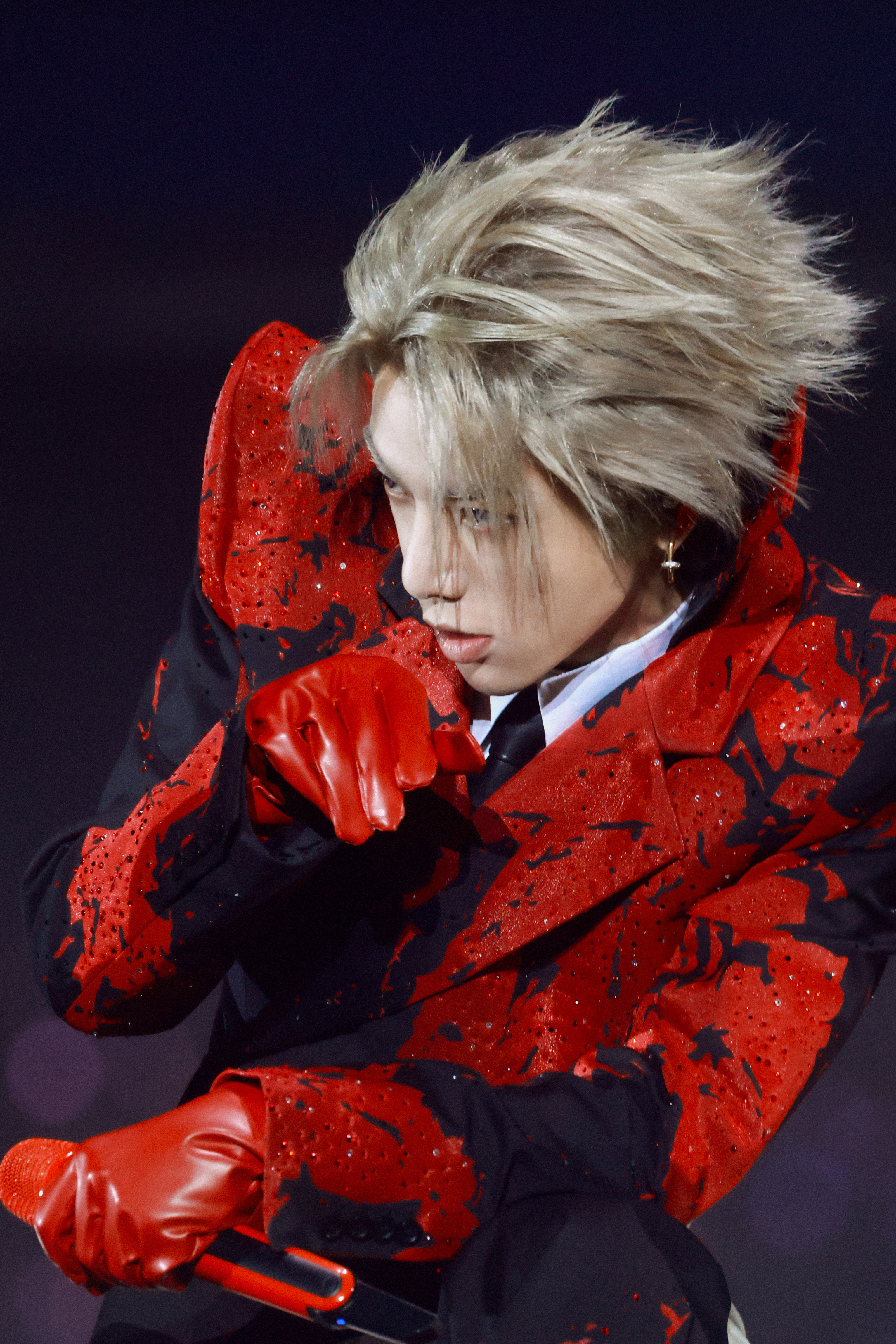 【一人一首歌祝华晨宇生日快乐】今天是歌手的生日，工作室发文说，“你像一个细心的收