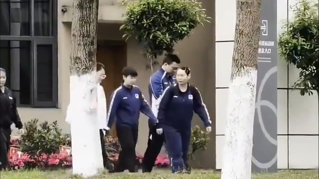 据悉：
梁靖崑没有参加成都的封闭训练，
原因还是伤病的影响，
不知道澳门世界杯，