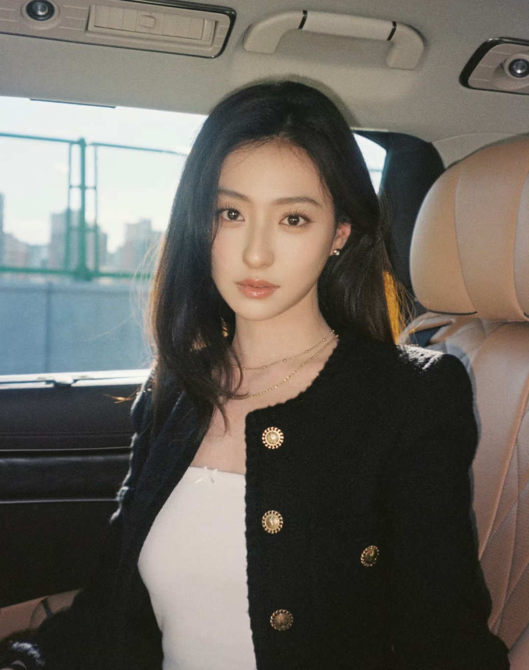 也记得红书抖音好多人用胡连馨去代黄西棠 就是因为她有几分像景甜 ​​​