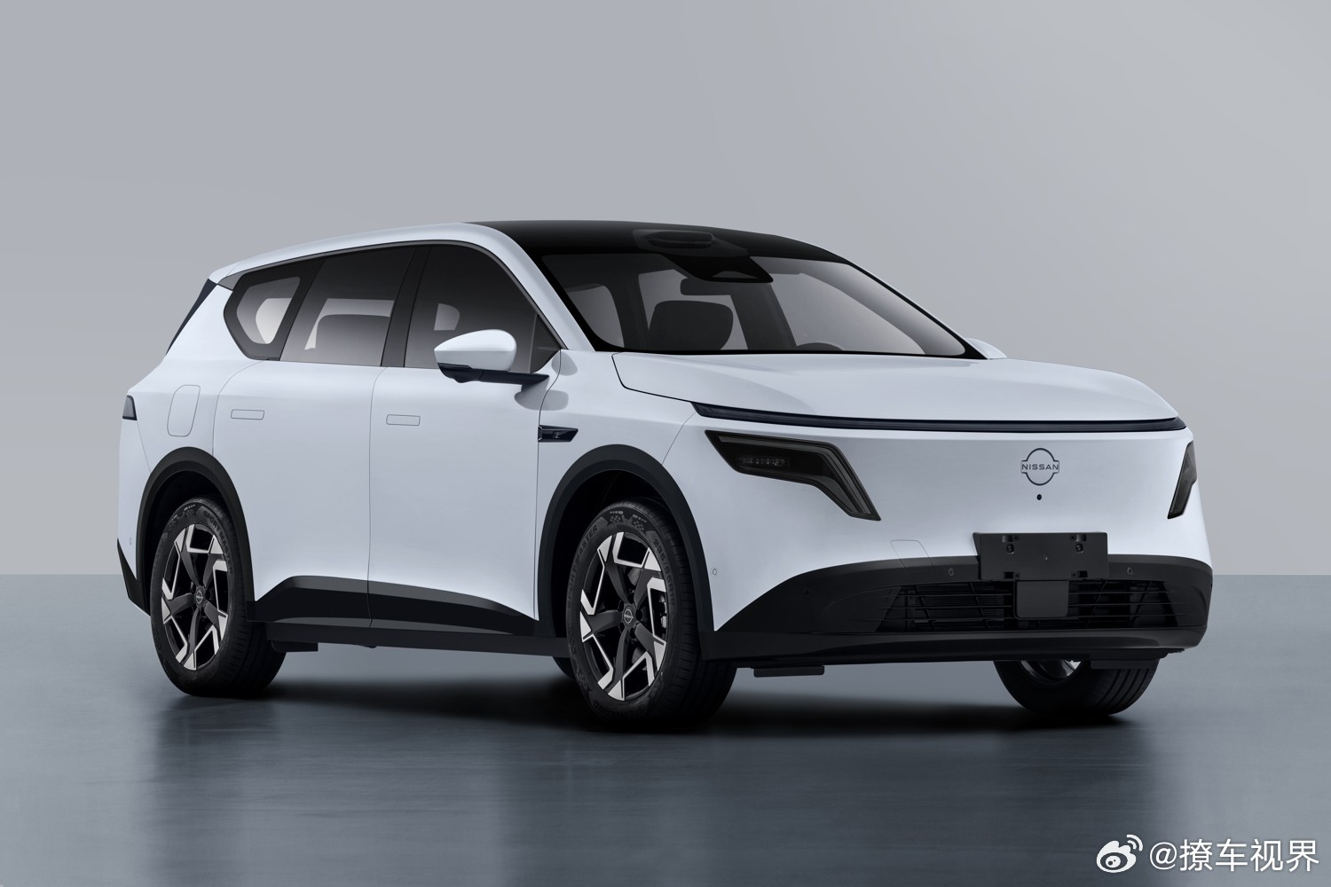 工信部车展：东风日产NX8，插电式增程/纯电。-三围4870*1920*1680