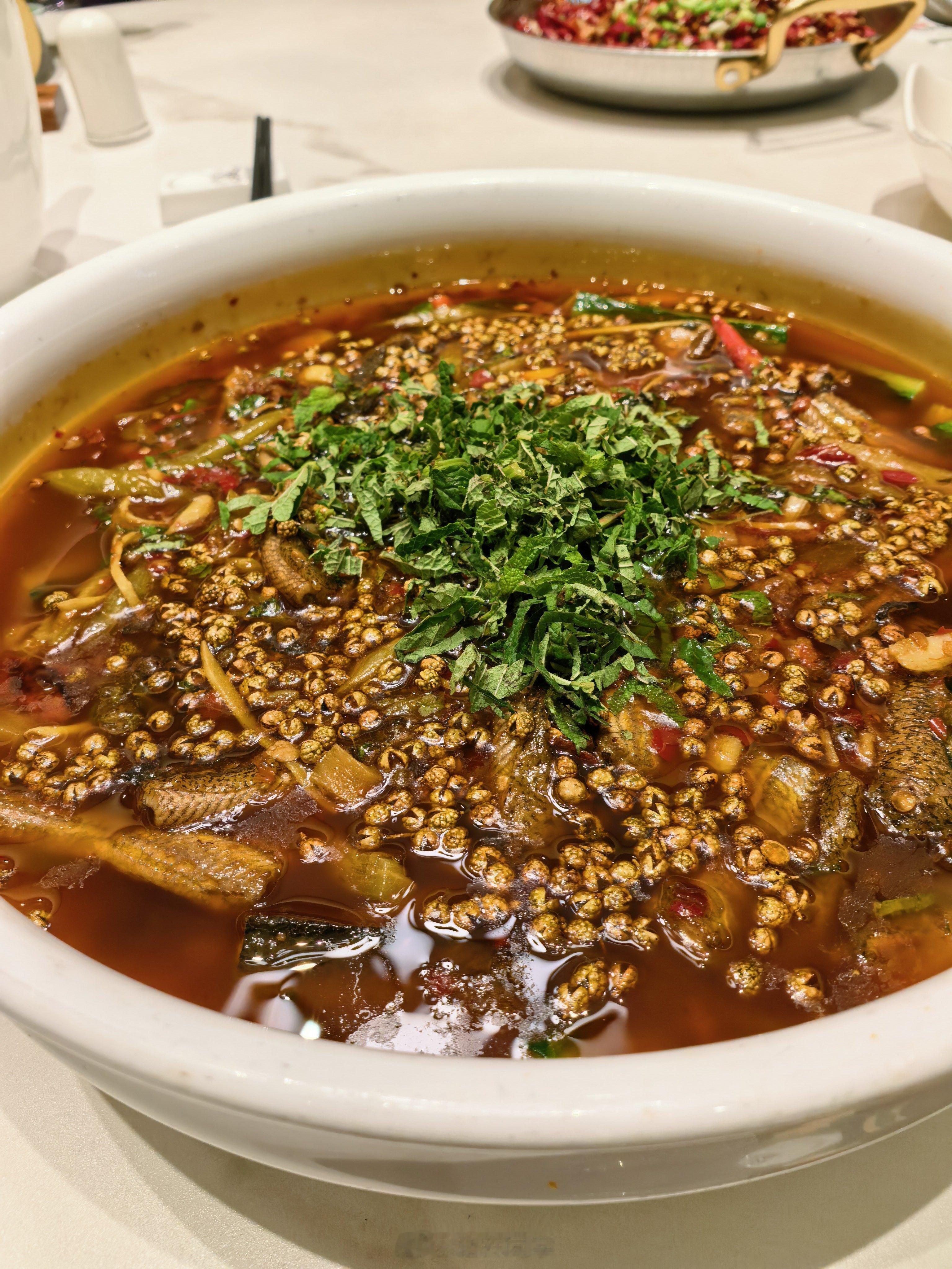 这两天行程有点密，突然恍惚怎么旁边的人开始说成都话了但成都的美食证明早班机是值得