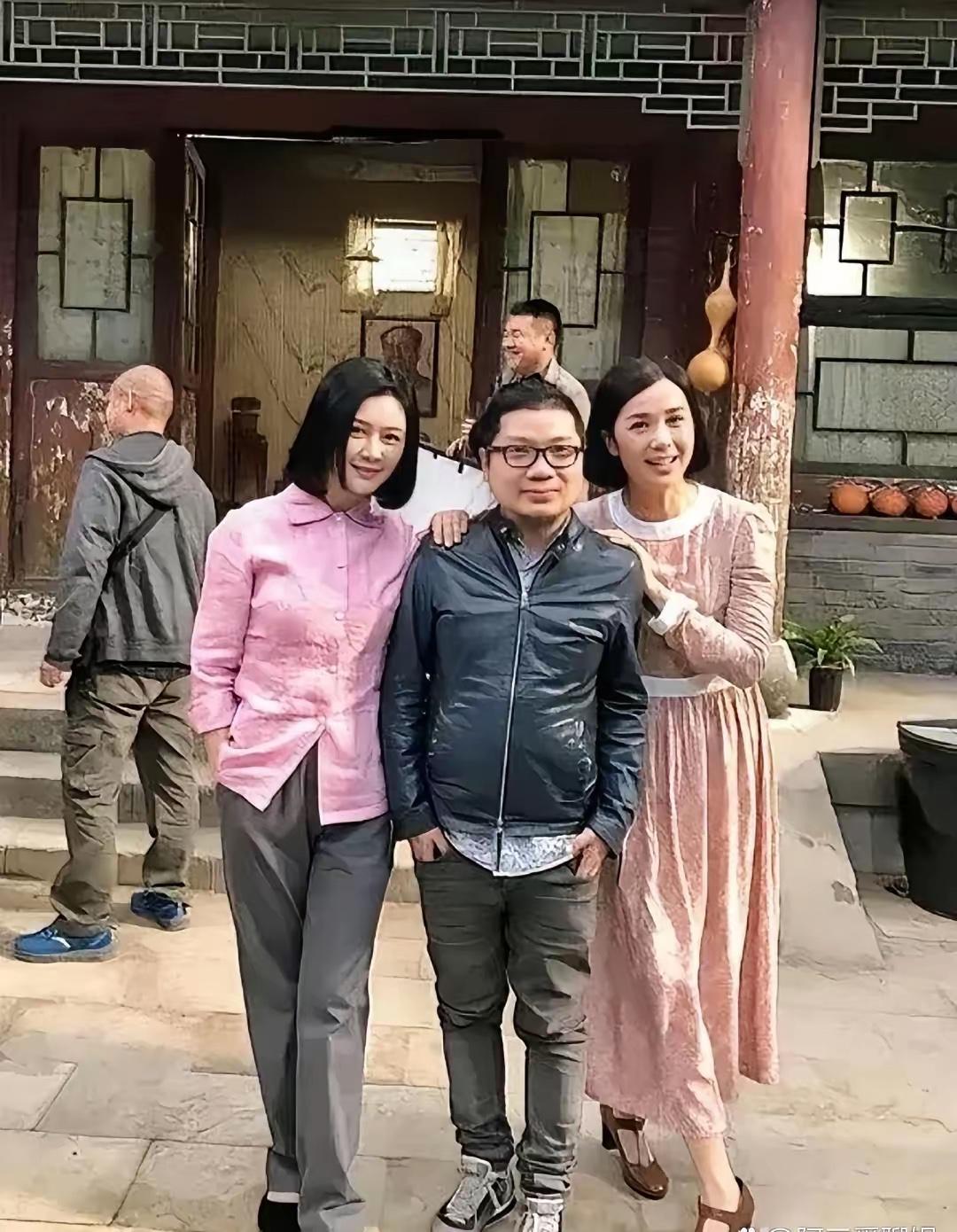 我敢打赌，能把这三位全部认出来的，绝对是一位高手，我看了半天，只认识中间这位，左