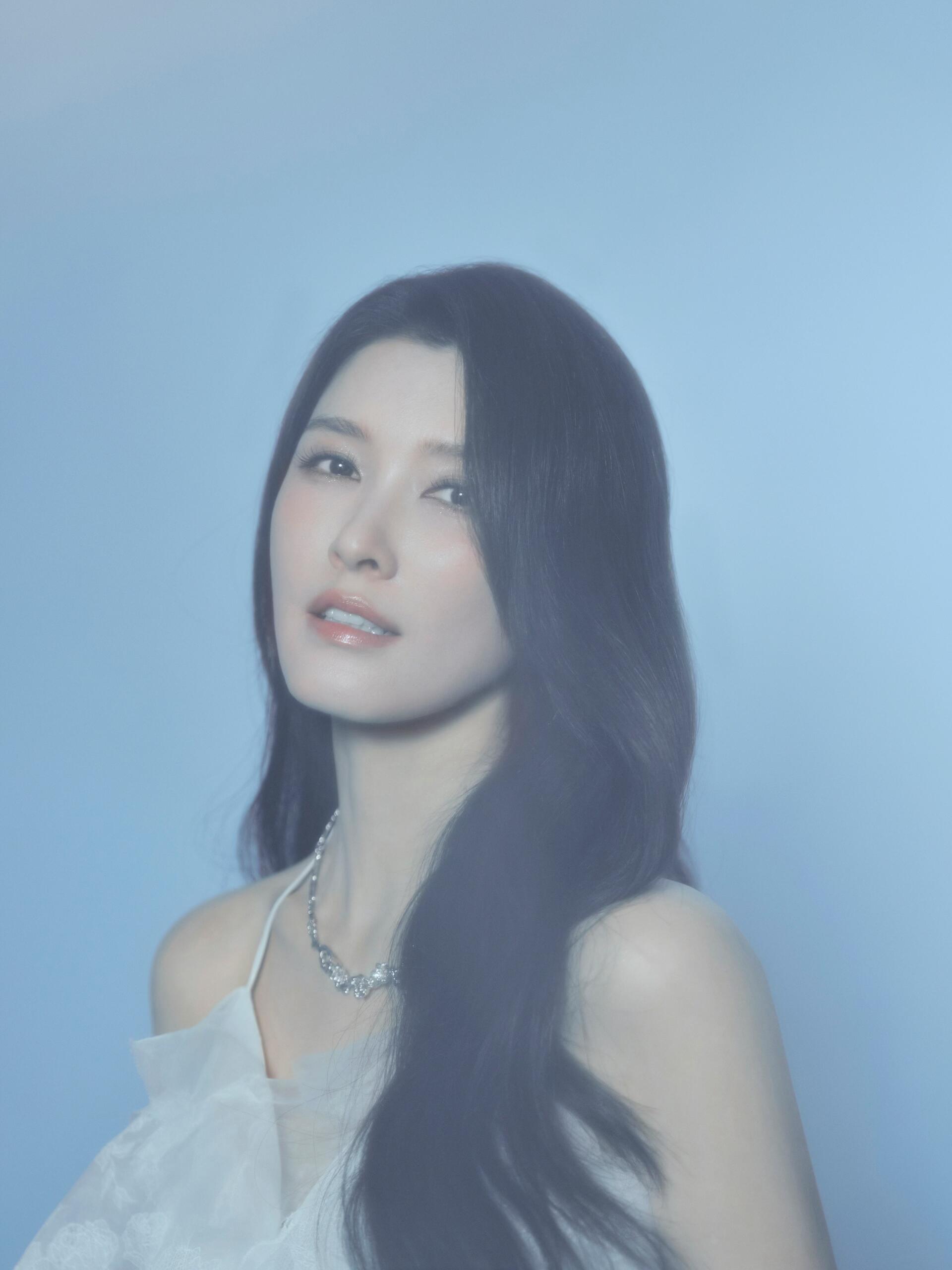 徐洁儿新歌回应粉丝偏爱徐洁儿把粉丝的应援口号化作歌名，写下《幸福的直径》，用一首