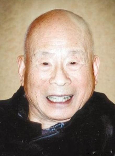 他60岁任上海市委书记、市革委会副主任。61岁任天津市委第一书记。62岁任北京市
