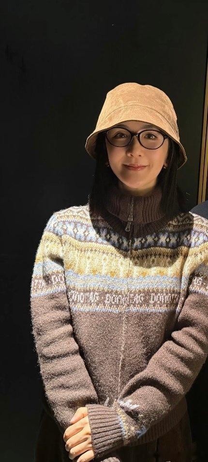 谢娜 女性群像节目的天选见证人她总能稳稳接住每个姐姐的情绪，共情力真的拉满 