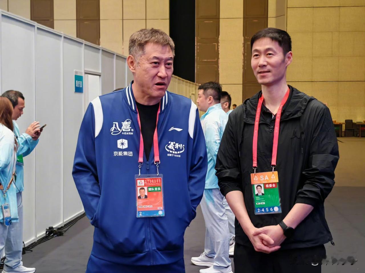 今天，王励勤来到澳门参观了全运会乒乓球赛场比赛及运动员们的训练场。
非常好，今天