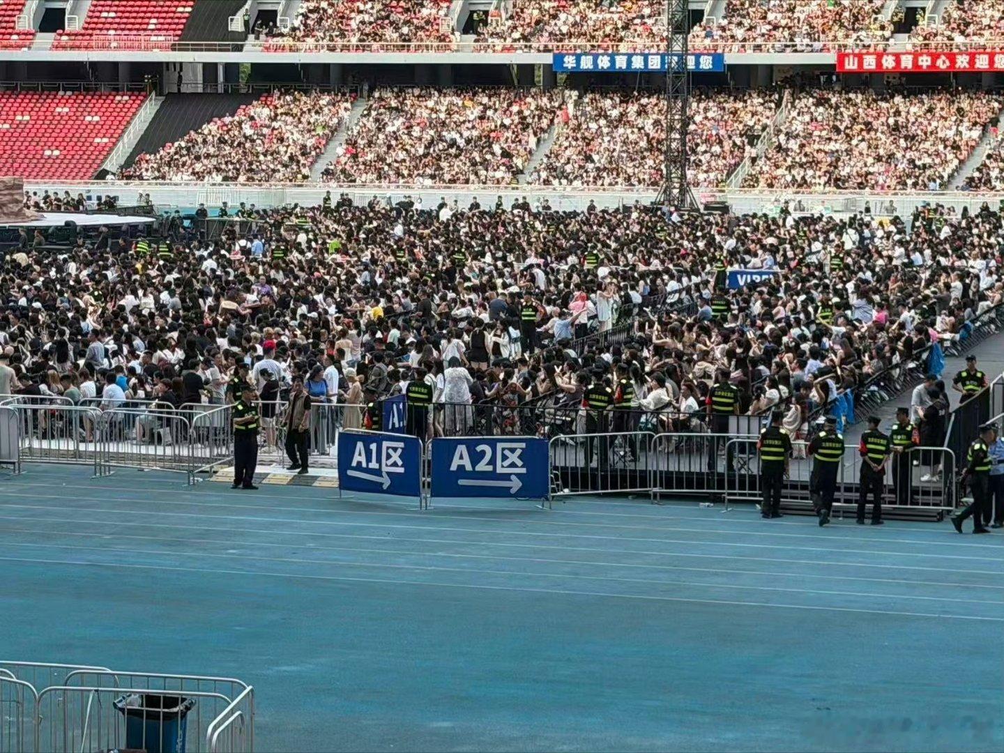 蔡依林太原演唱会上座率蔡依林太原上座率蔡依林太原演唱会上座率好高啊！一整个爆满！