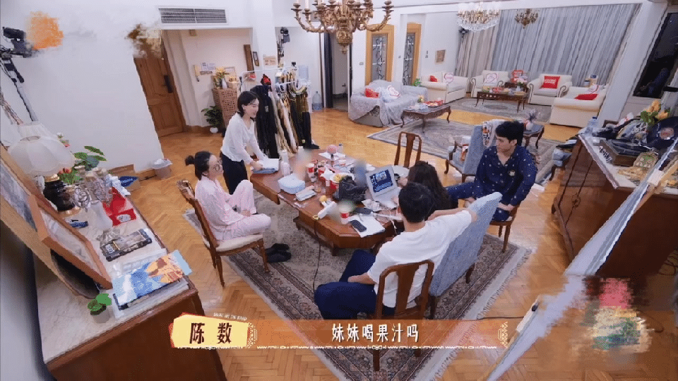 张雅琪满脑子都是必须得快点 谁看最新期不夸一下张雅琪啊！挑灯剪视频，龚俊边投喂边