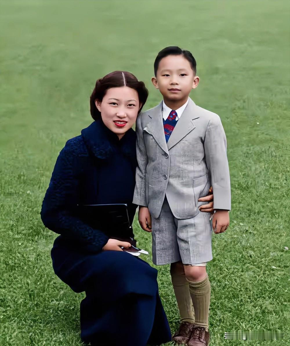 为陪伴被长期囚禁的张学良，赵一荻被迫在1939年将年仅9岁的独子送往美国寄养，从