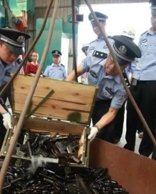 为什么中国一定要禁枪？如果像美国一样不禁枪，会发生什么乱子？都说以前的中国是不禁